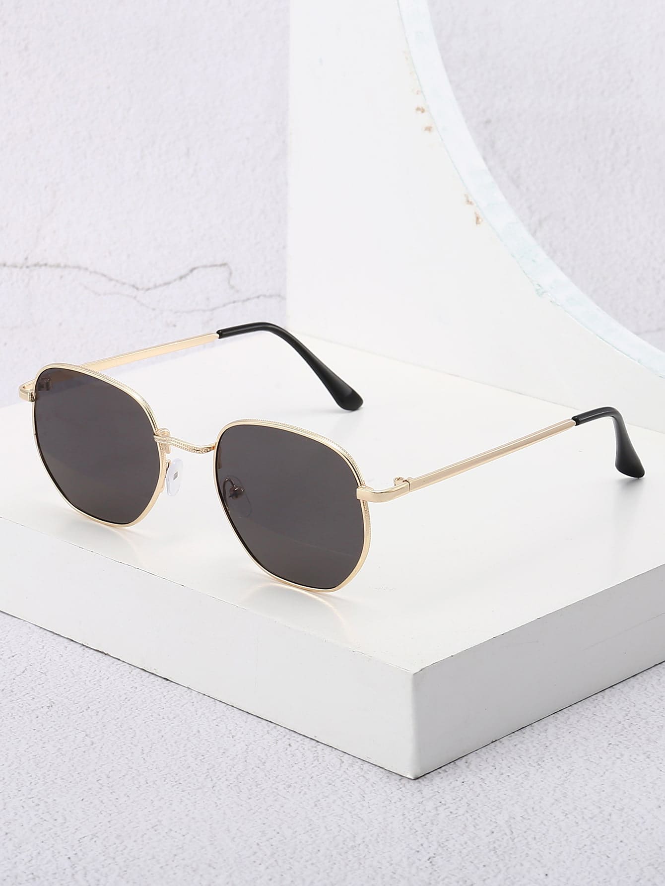 Winter Wear Clothes - 1pc Women's Metallic Frame Polygonal Shape