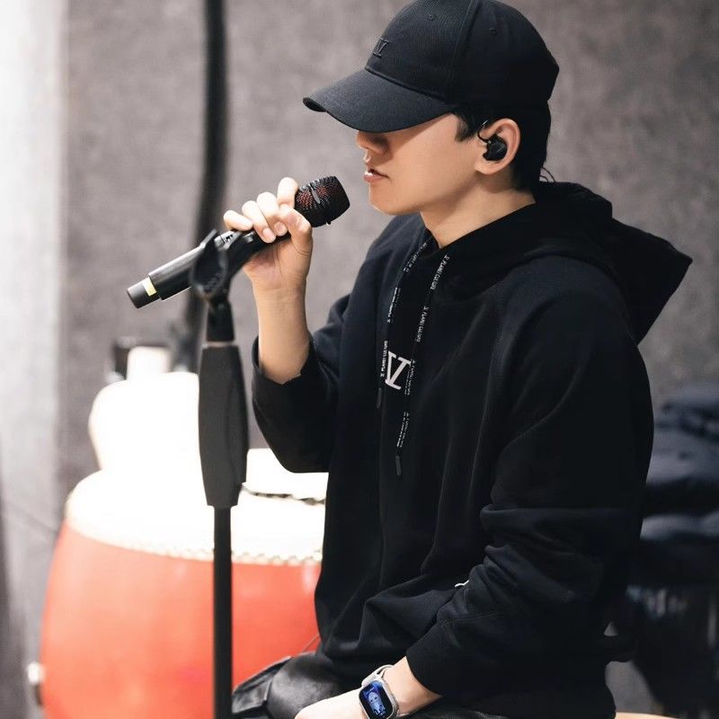 Zhang Jie Concert Sweatirt ex  - مراجعة Winter Clothing Nearby وسعره